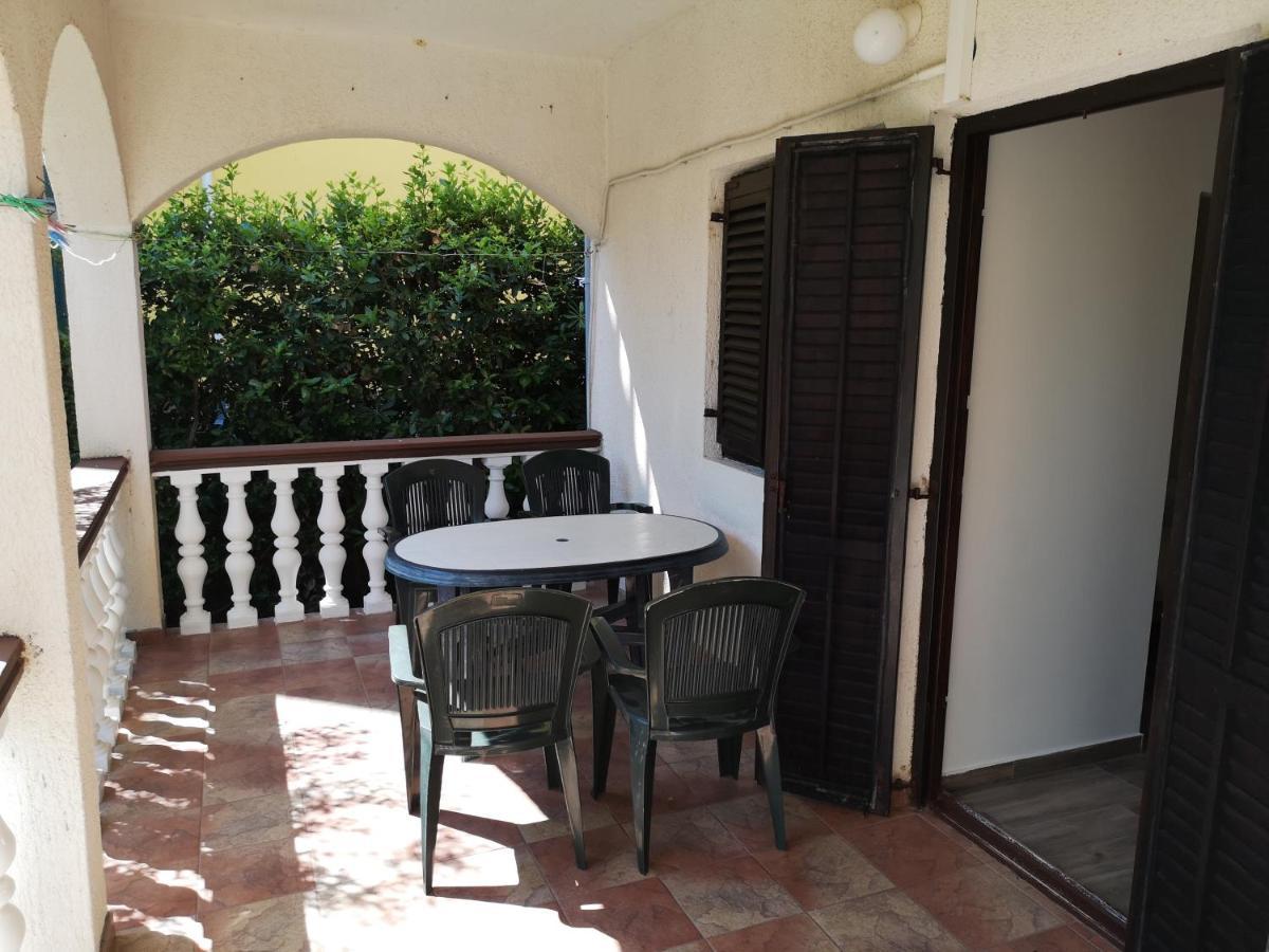 Apartments Mint Povljana - 50M From Sandy Beach Exterior foto